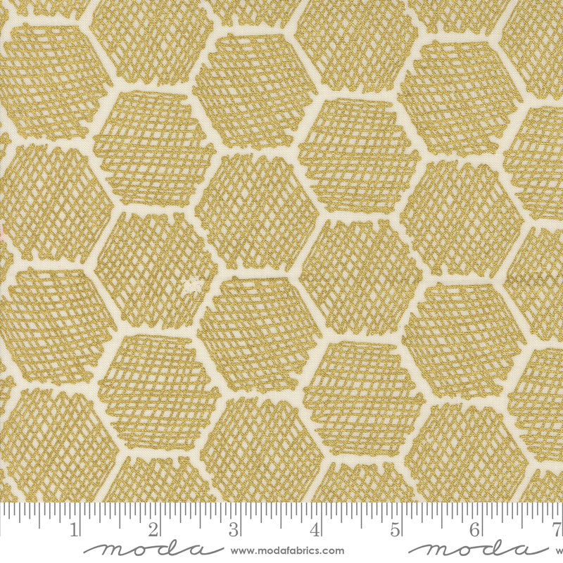 Honeycomb in Metallic Porcelain | Bee Garden